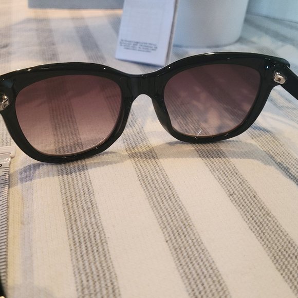 Moschino Sunglasses - Picture 10 of 13